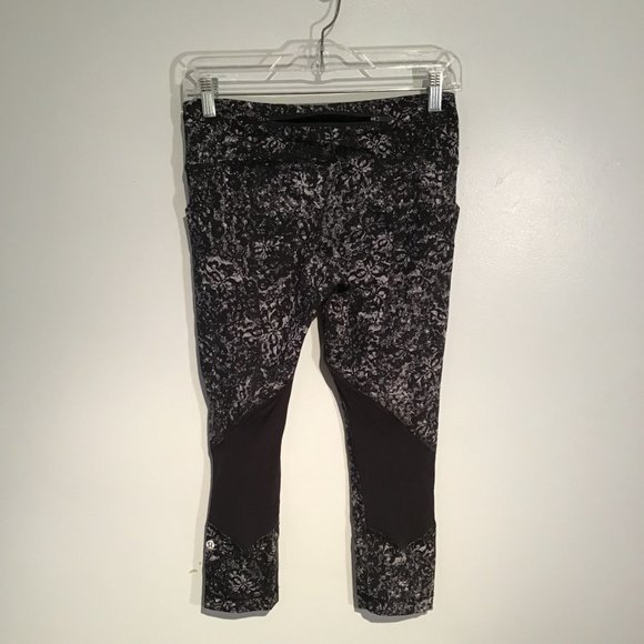 Lululemon Pace Rival Crop 22" Achromatize Ice Grey Black Size 6 - Picture 2 of 14